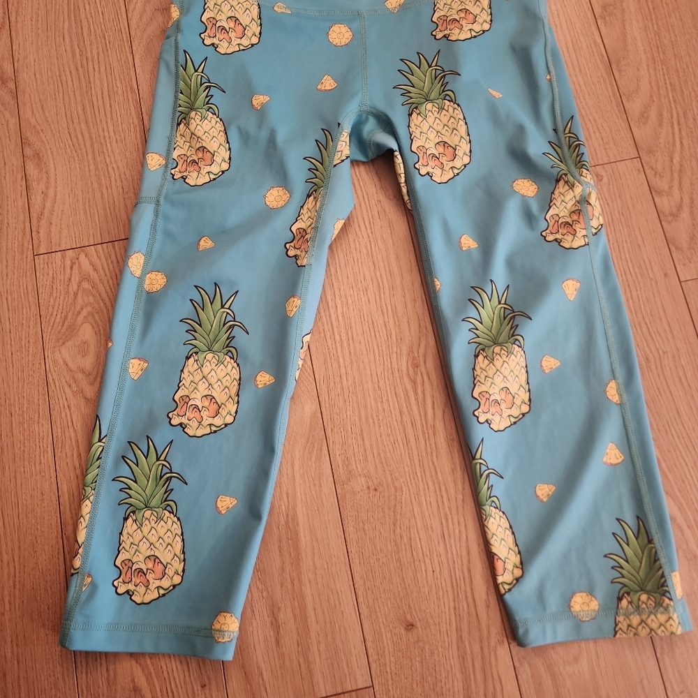 Feed Me Fight Me Skull Pineapple Leggings-Small - Picture 4 of 12